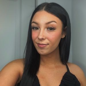 Meet your Posher, Laurie